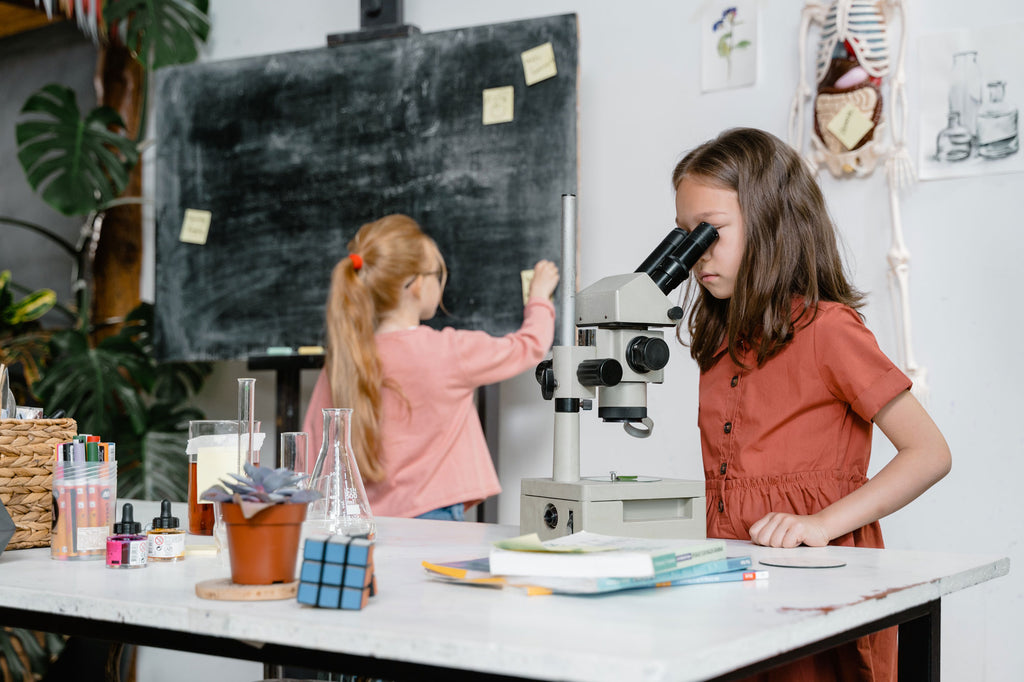 Microscopes for primary schools —