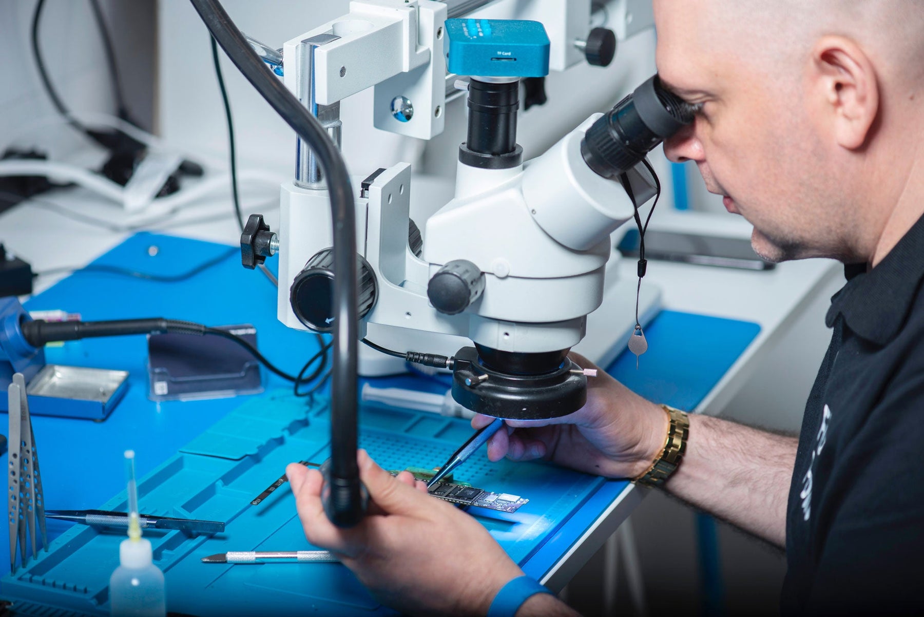 What is the best microscope for industrial inspection