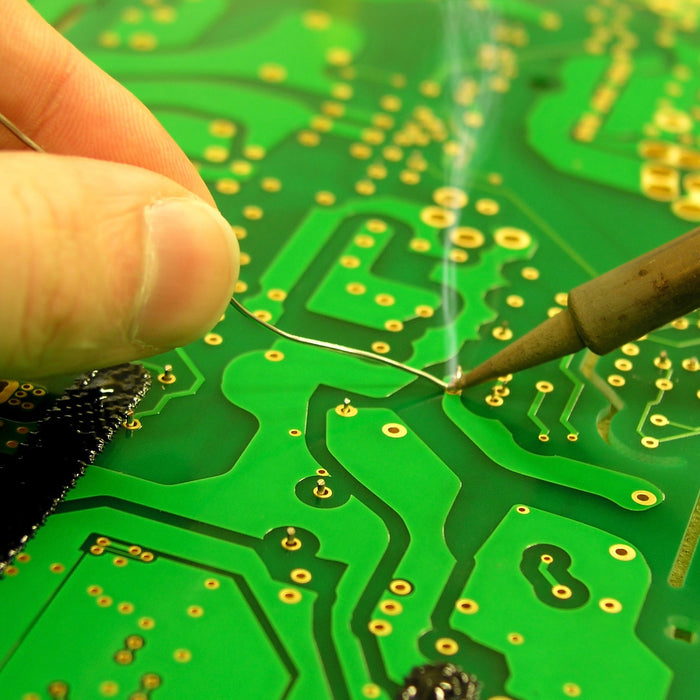 Choosing a soldering microscope for electronics repairs