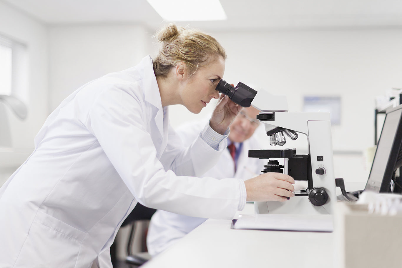 Buying the right microscope can be frustrating, especially with all of the options. 